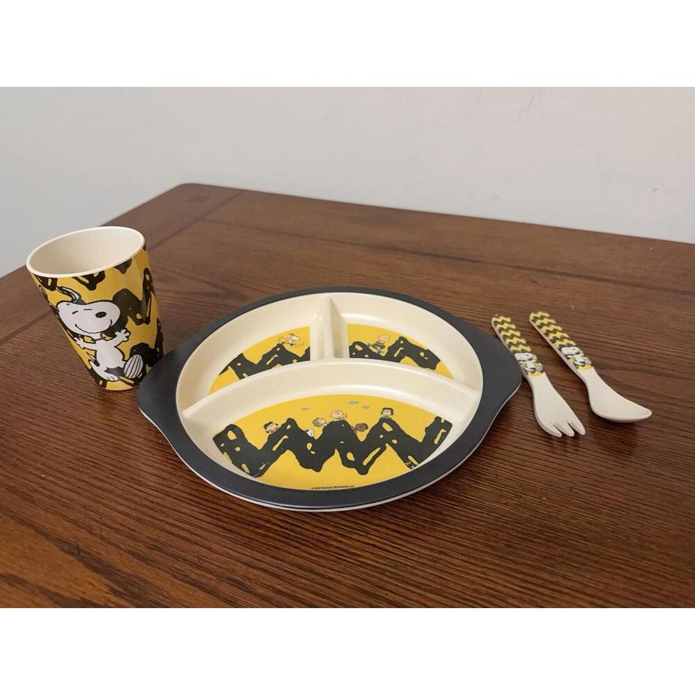 2021 Peanuts " Charlie Brown" “Snoopy” Plate / Dish, Utensils, Cup 4 Piece Set